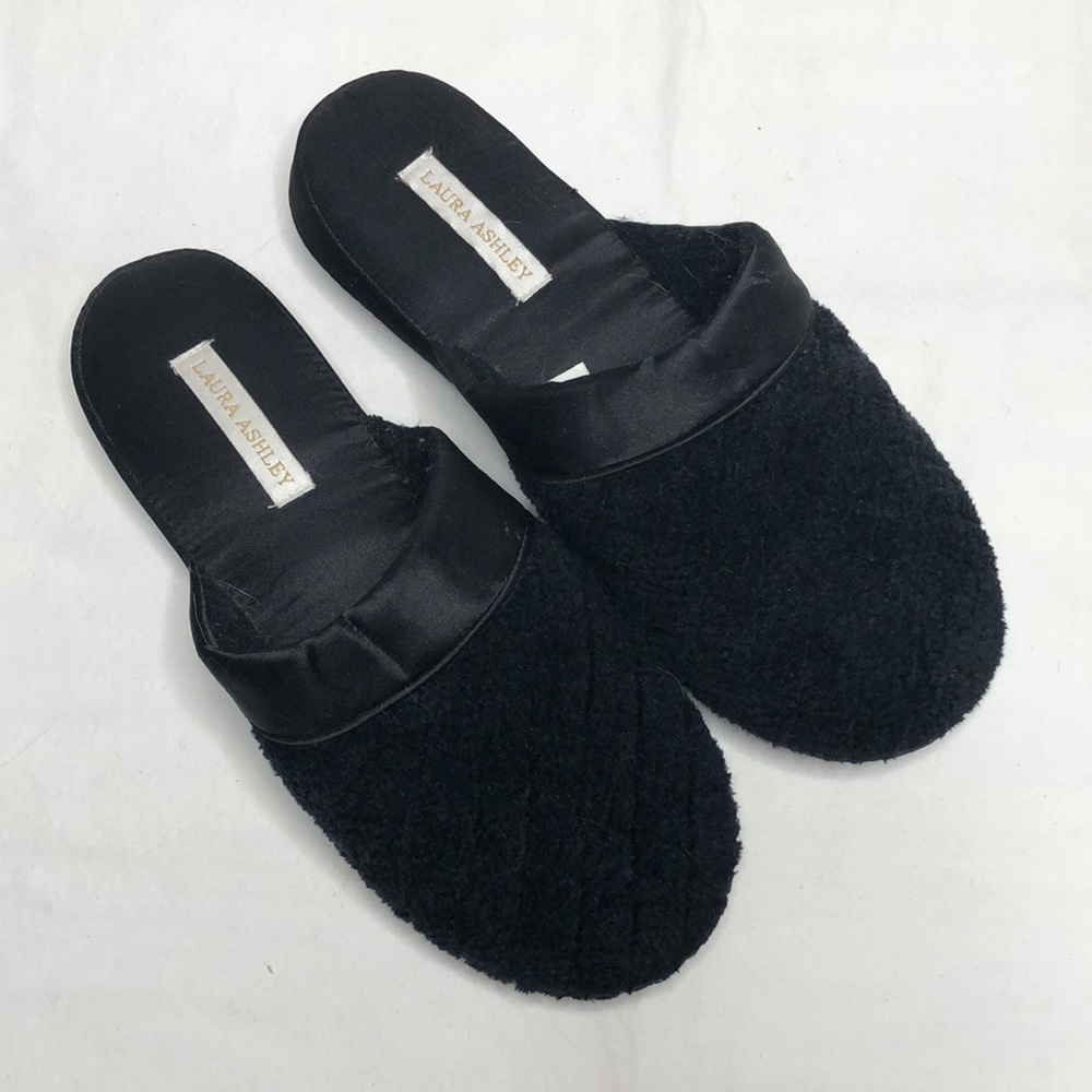 Laura Ashley Black Velour Like Plush Slippers W7-7.5